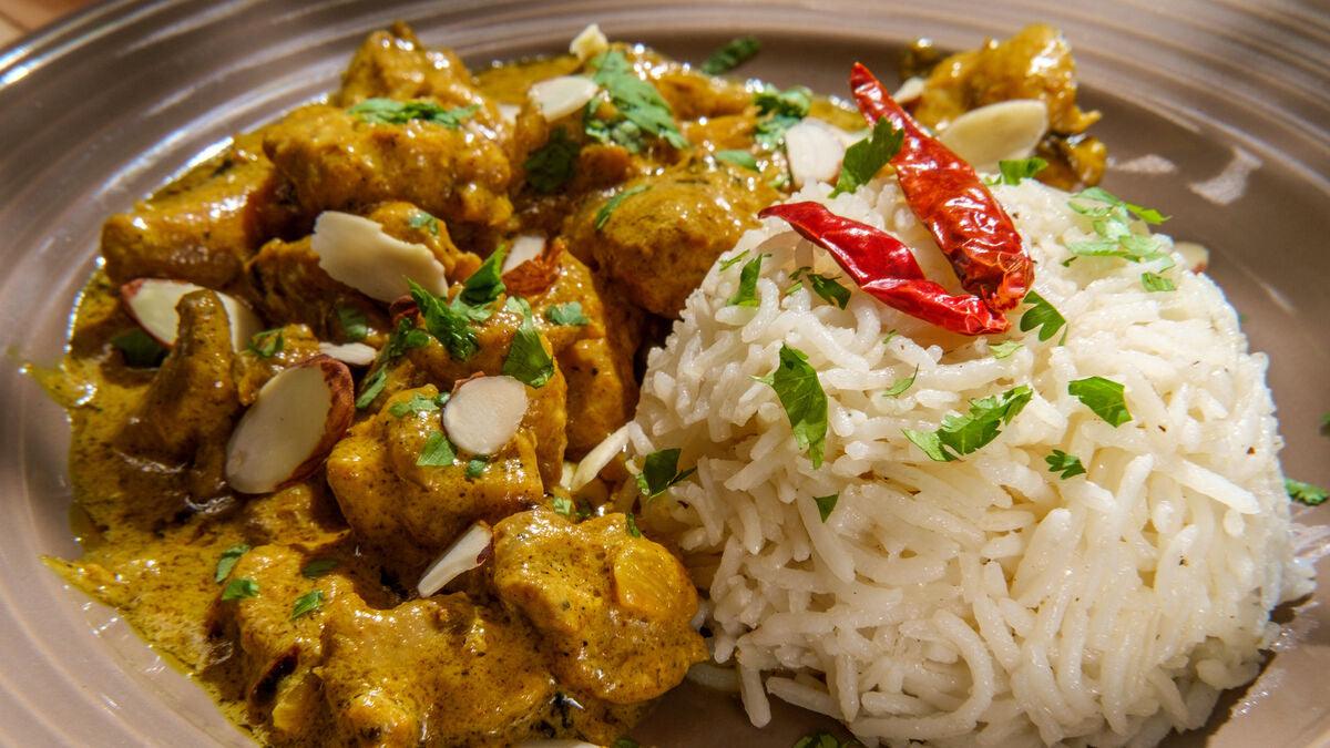 Chicken Korma One-Pot Recipe - LemonSalt