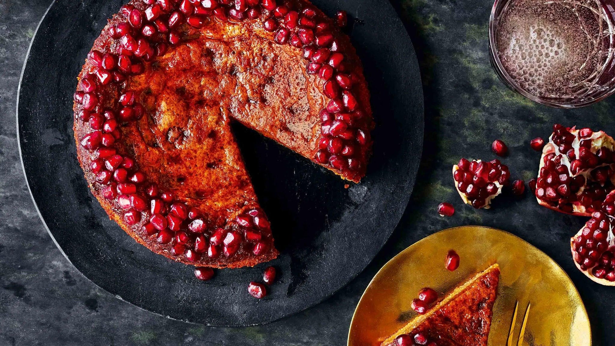 Orange and Pomegranate Cake Recipe: A Citrusy Delight - LemonSalt