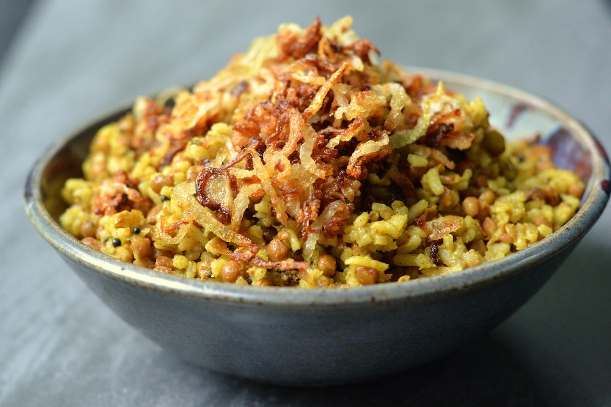 Rice with Lentils and caramelised onions (Mujaddara) - LemonSalt