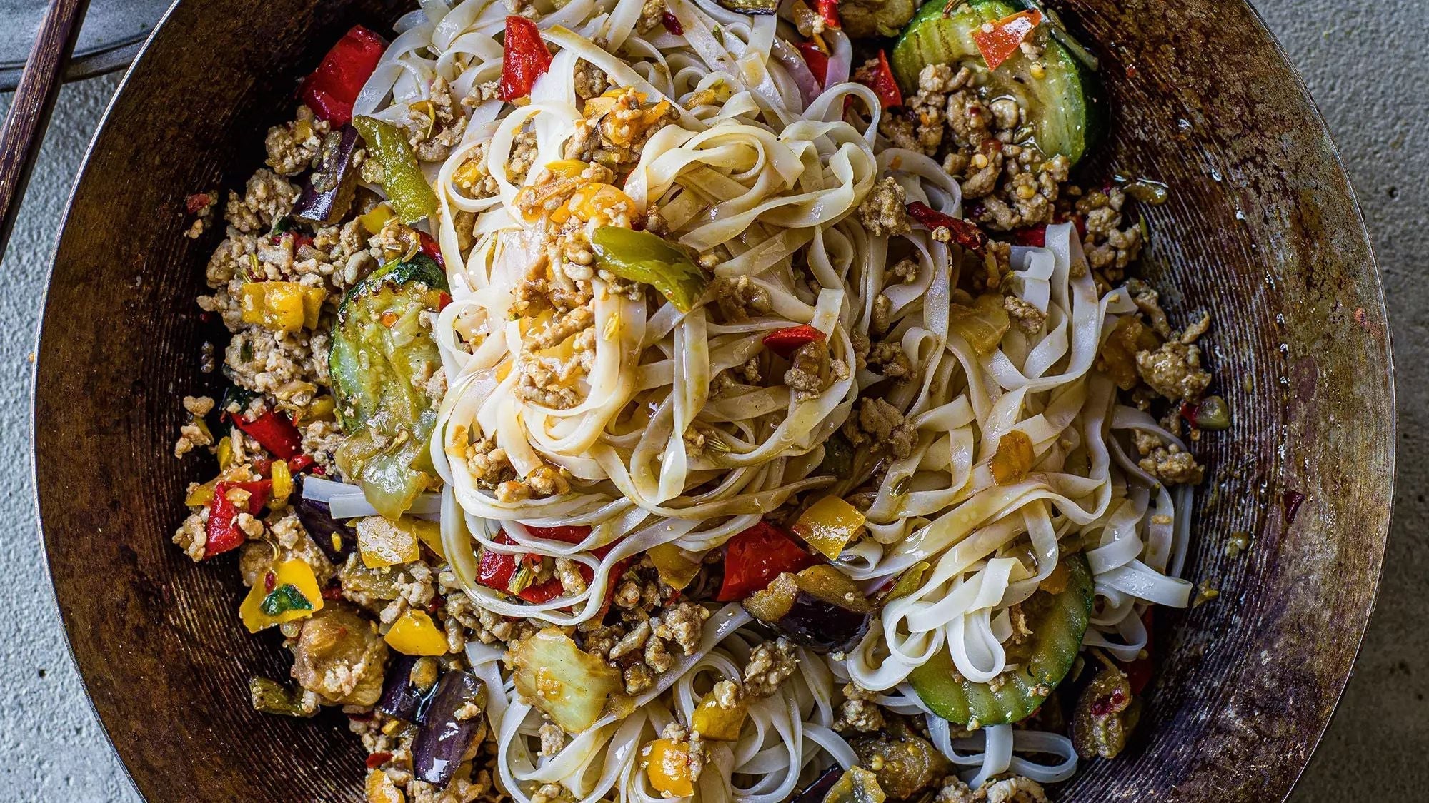 Easy Chilli-Spiced Pork & Noodles: Your 20-Minute Dinner Hero