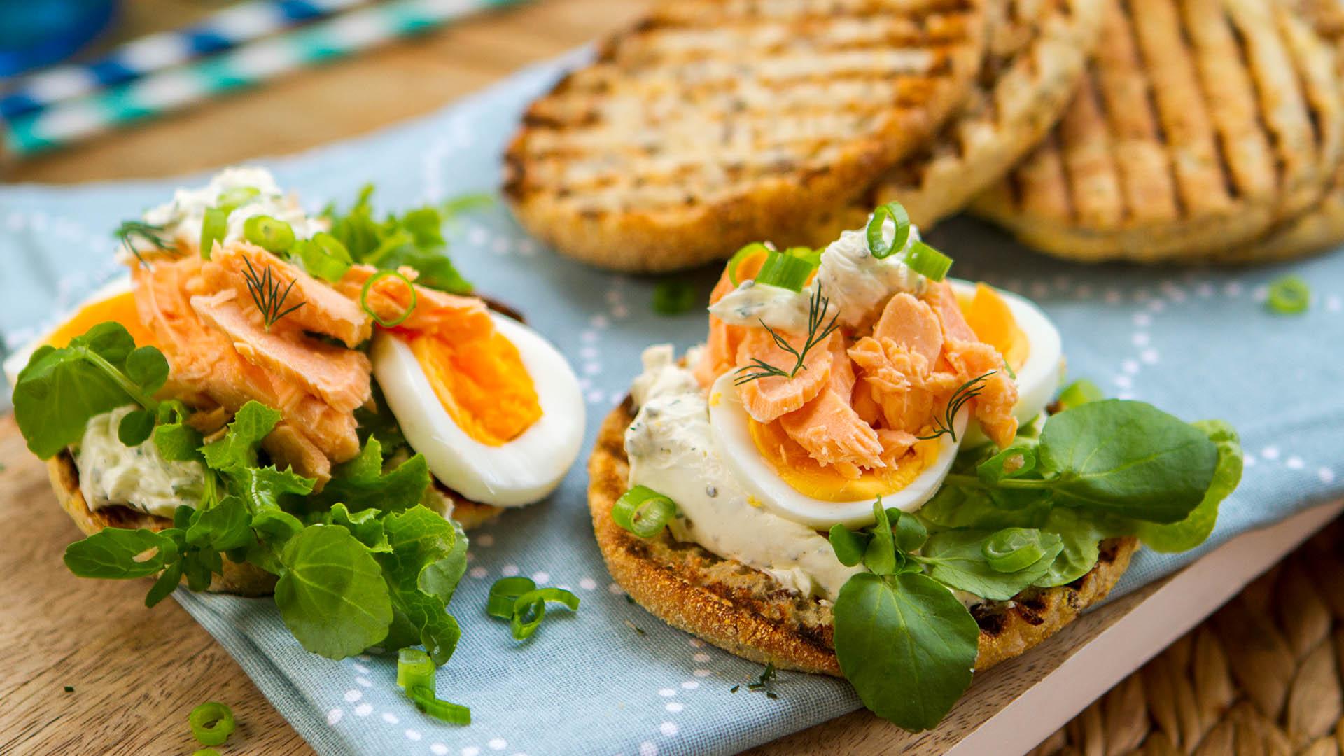 Smoked Salmon Egg Muffins Recipe – Delicious and Healthy Brunch Idea - LemonSalt