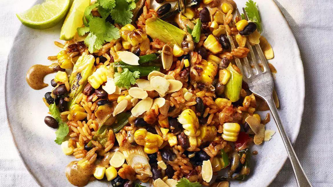 Smoky, Zesty & Packed with Crunch: The Charred Corn & Almond Rice Salad Recipe You’ll Make All Summer - LemonSalt