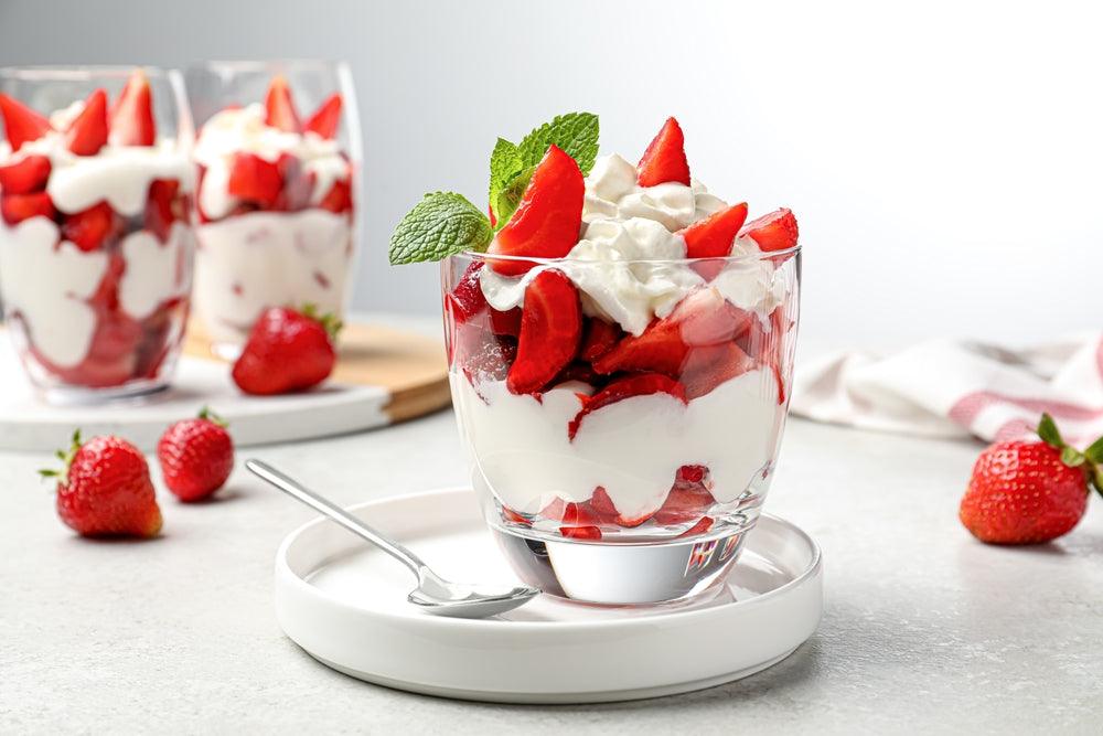 Strawberries and Cream Dessert - LemonSalt