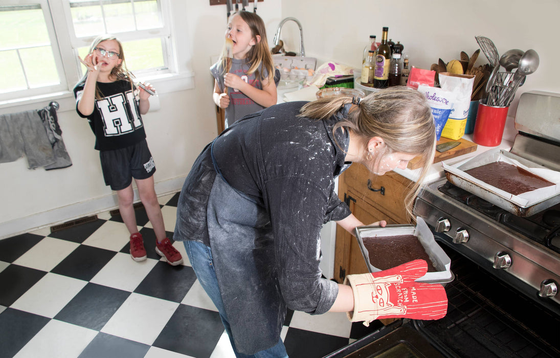 Incognito - Made From Scratch Oven Mitt
