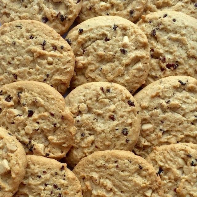 Churchill's Pearl Art Deco Tin Mini White Chocolate & Raspberry Biscuits (150g) - LemonSalt