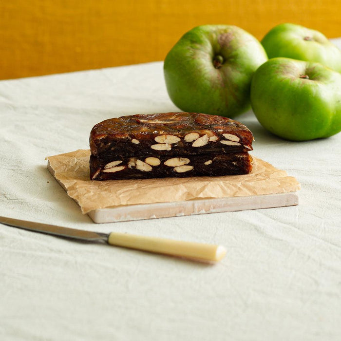 De Juan Pressed Date & Almond Wheel (200g) - LemonSalt