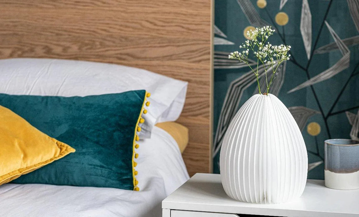 Gingko Smart Vase Light - Walnut