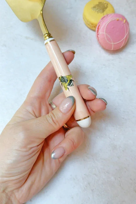 Yvonne Ellen Bee Cake Slice