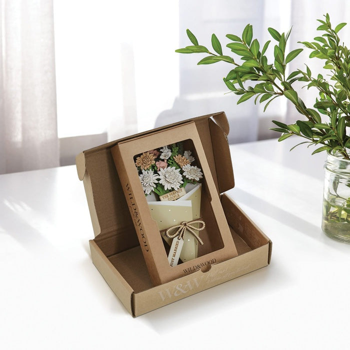 Just Married 3D Flower Figurine Card (10cm)