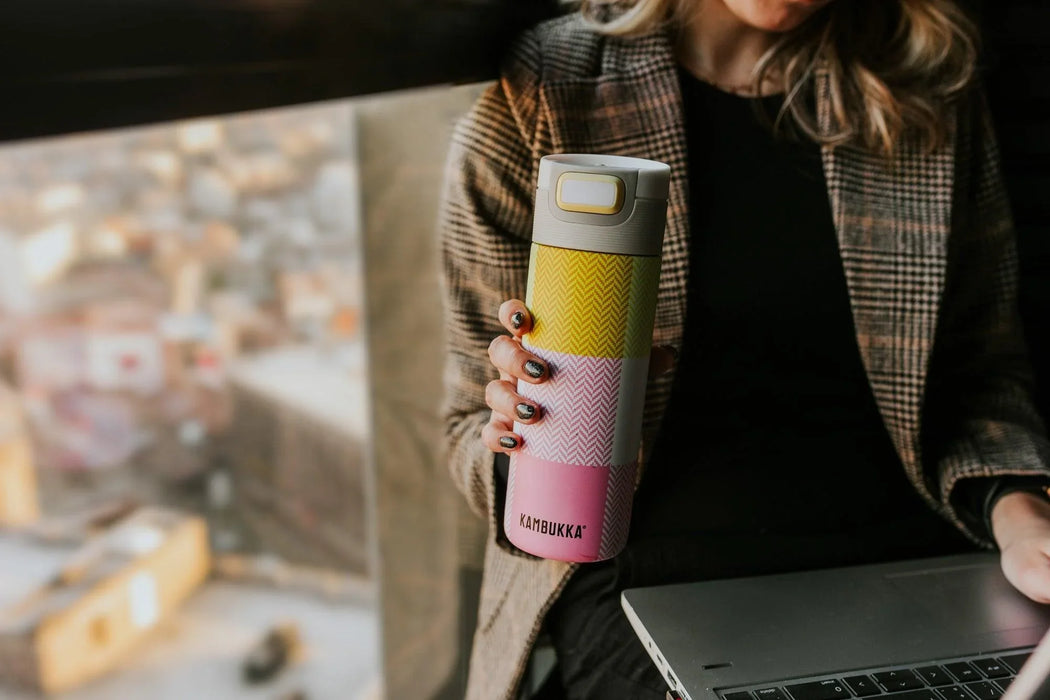kambukka-etna-3-in-1-lid-travel-mug-500-ml-daydream-madras-lemonsalt-68853_648f50c4-9088-447b-a256-e68bc3a0f29a
