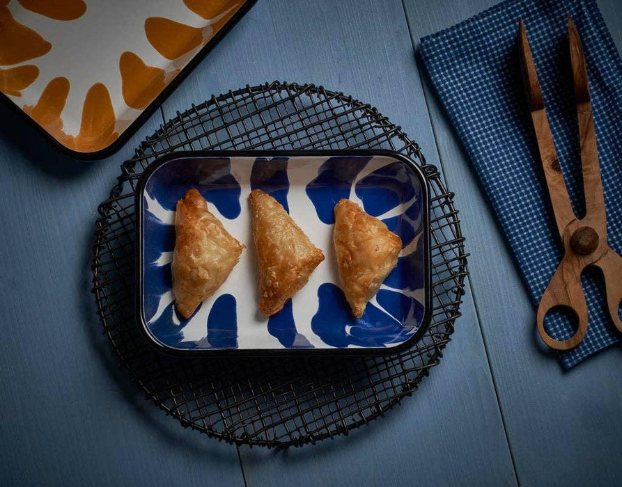kapka-a-little-colour-enamel-serving-tray-blue-26cm-lemonsalt-24350