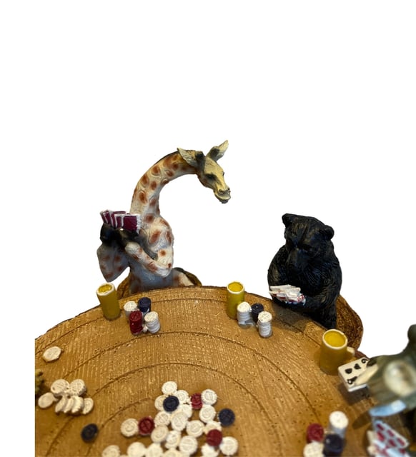 Gambler Animals Figurine (25x14cm)