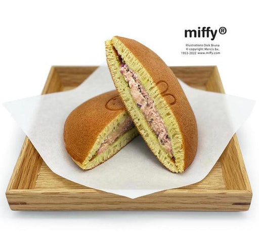 Matchado "Miffy" Strawberry Cream Dorayaki | {{ collection.title }}