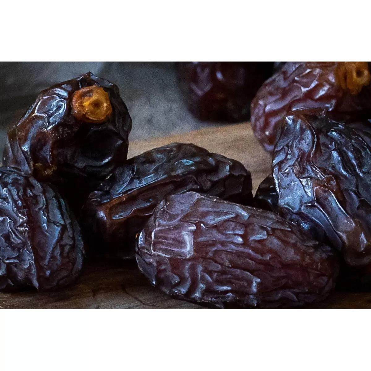 SunDate Organic Pitted Medjool Dates (750g) - LemonSalt