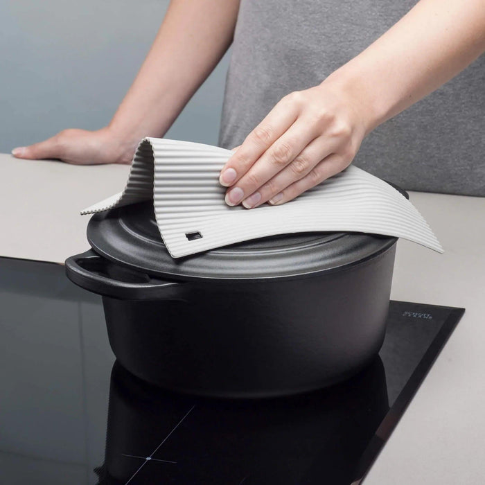 Zeal Large Silicone Heat Resistant Trivet Mats - Red (22cm) - LemonSalt