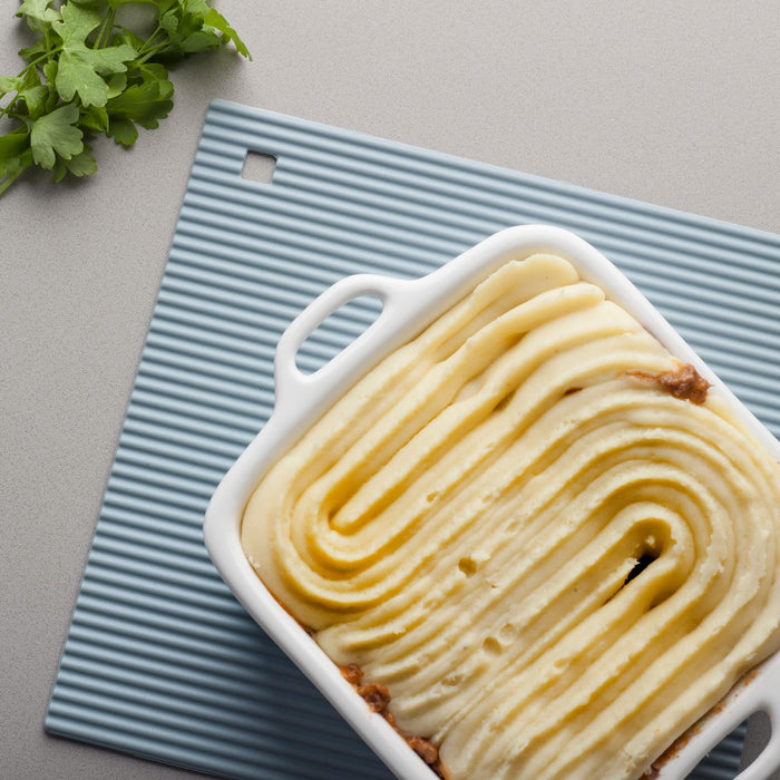 Zeal Large Silicone Heat Resistant Trivet Mats - Red (22cm) - LemonSalt