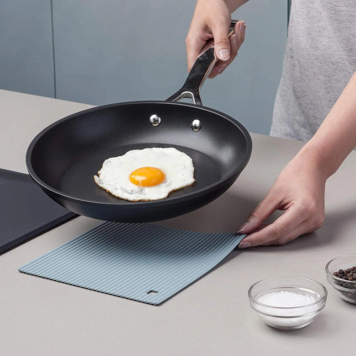 zeal-silicone-heat-resistant-trivet-mat-duck-egg-blue-18cm-lemonsalt-60895