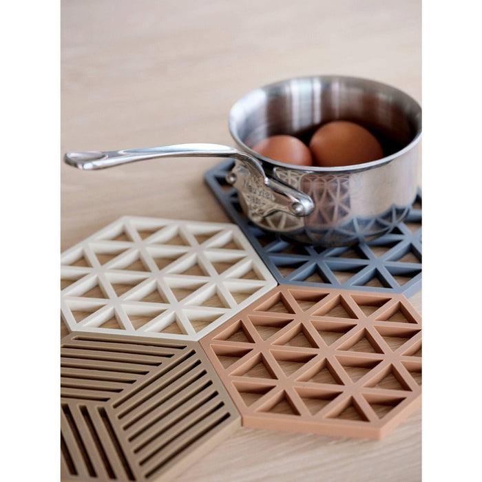 Zone Denmark - Trivet Hexagon Sky - LemonSalt